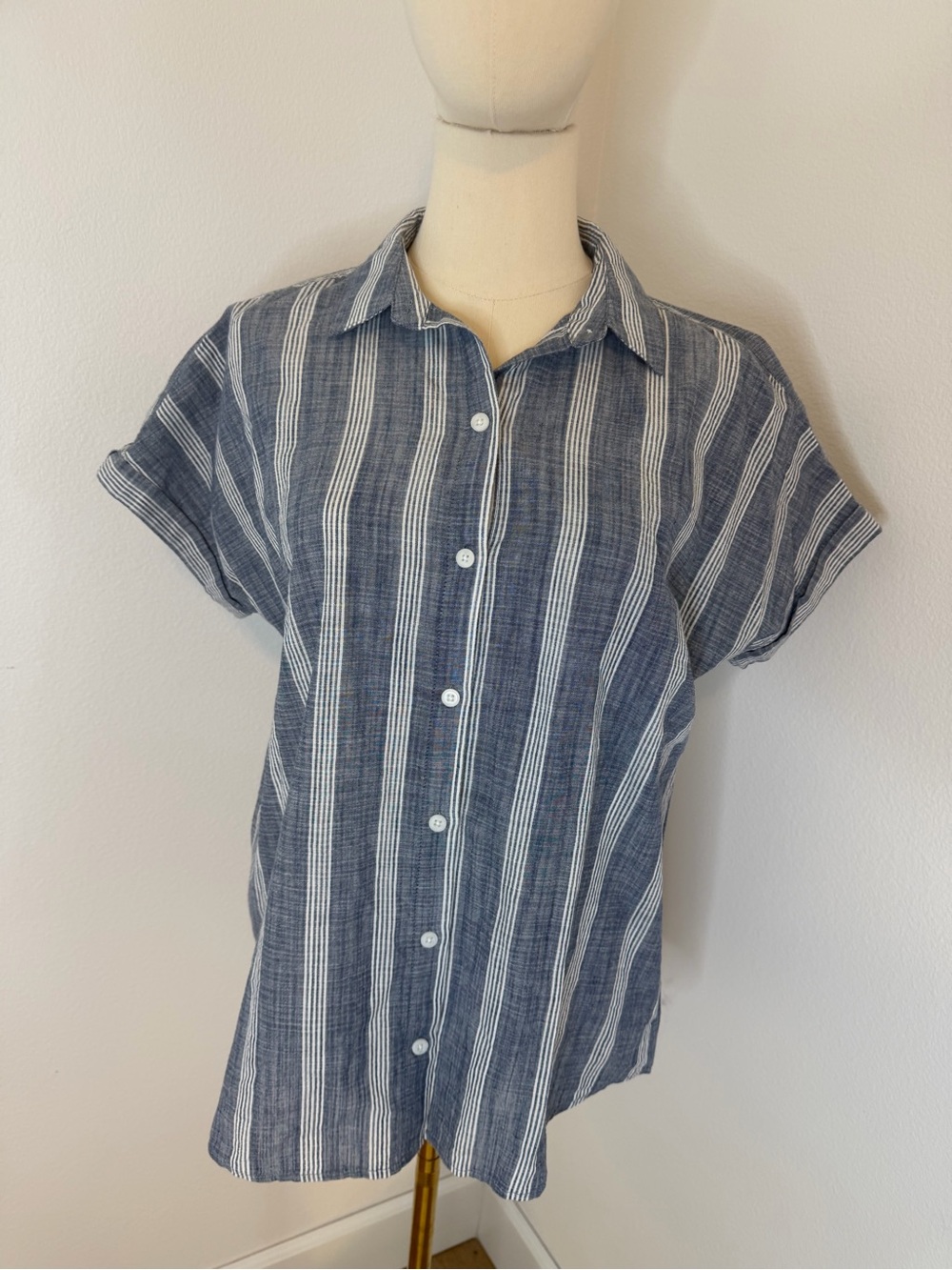 Marine Layer Blue & White Striped Chambray Button-Up Shirt 100% Cotton Medium - Picture 2 of 7